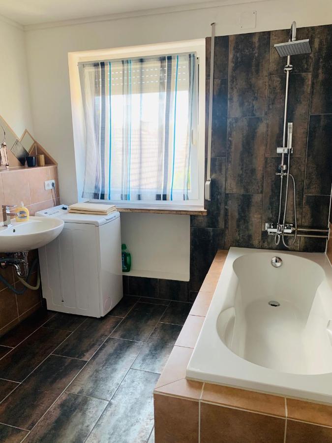 Charmante 3Zi-Ferienwohnung Im Landhausstil Кауфбойрен Екстериор снимка